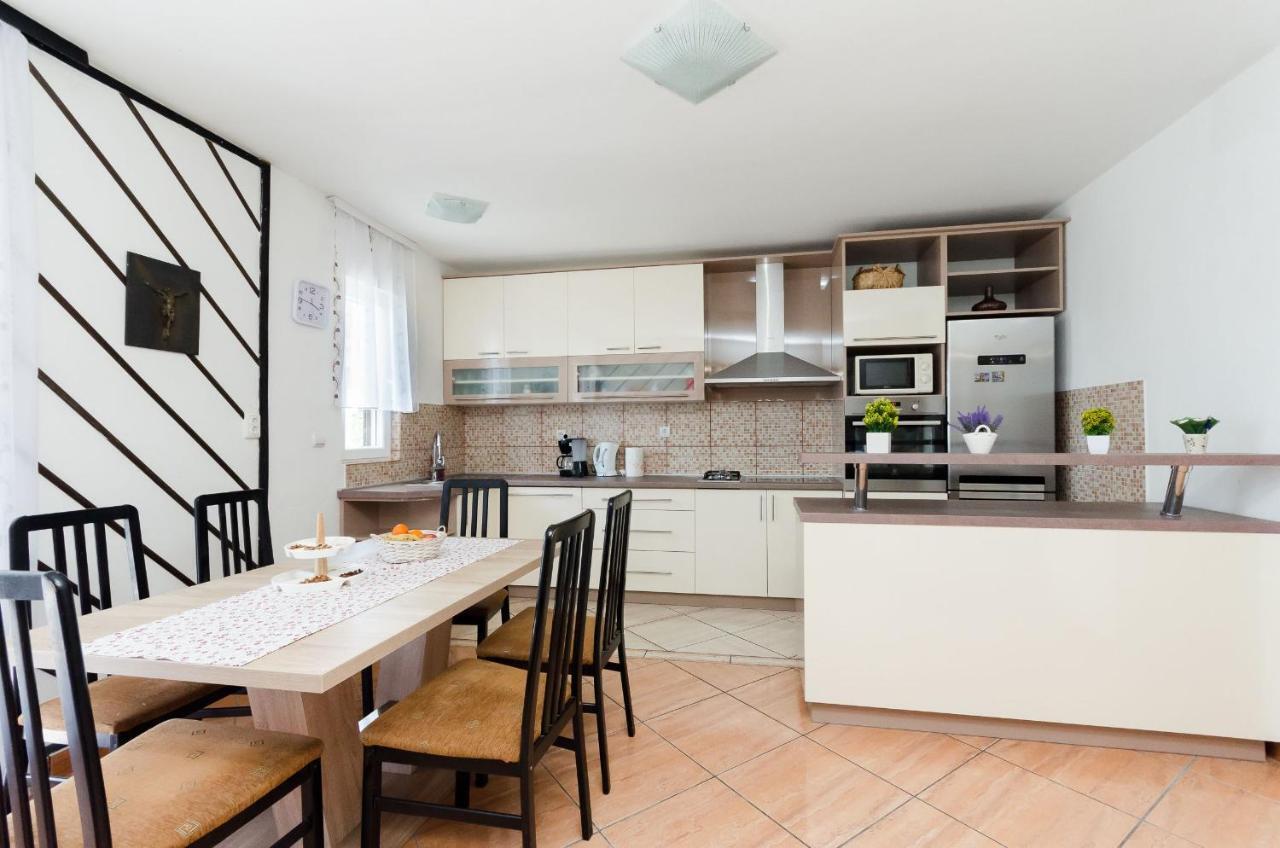 Apartments Albina Lopar Ngoại thất bức ảnh
